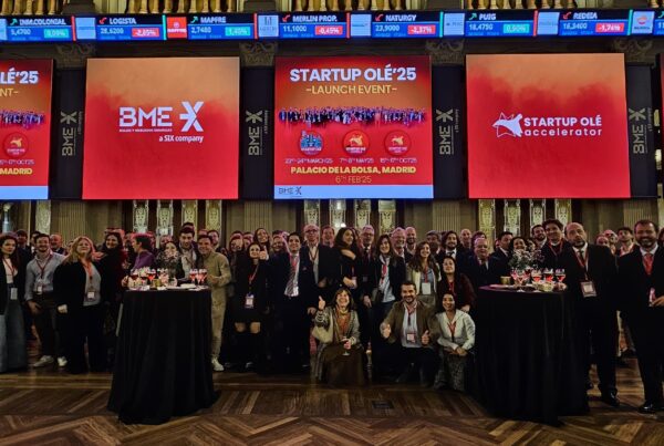 Evento de lanzamiento de Startup Olé 2025 en el Palacio de la Bolsa